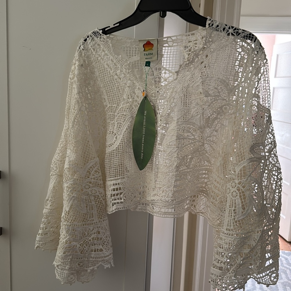 Farm Rio Cropped Lace Blouses NWT 
Size XL
Purchased from Saks